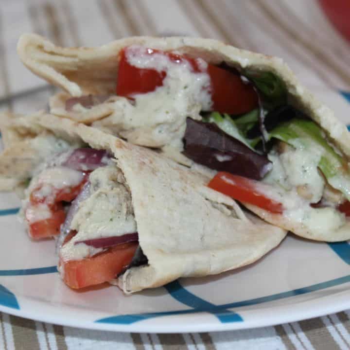 How To Make Chicken Gyros With Tzatziki Sauce In A Slow Cooker