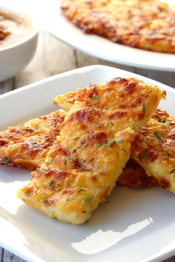 keto cheesy bread on a plate