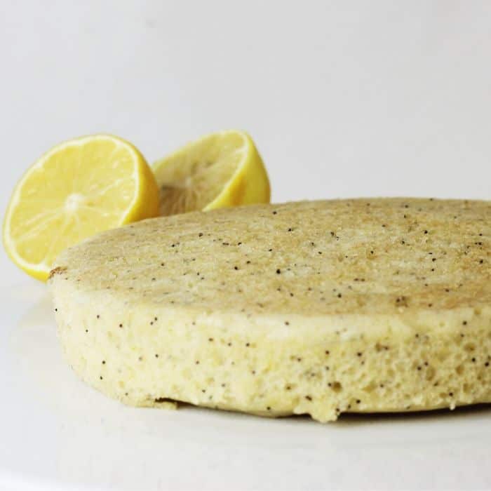 lemon cake with poppy seeds