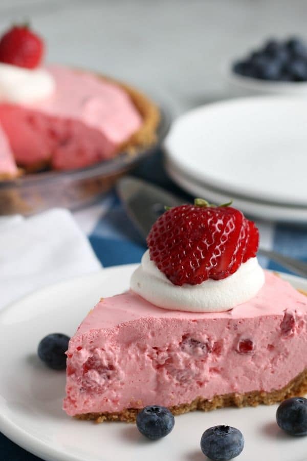 Quick And Easy Strawberry Jello Pie Recipe - Bake Me Some Sugar