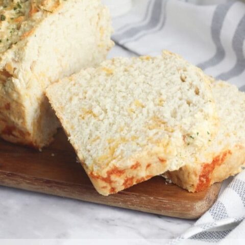 Garlic Cheddar Beer Bread