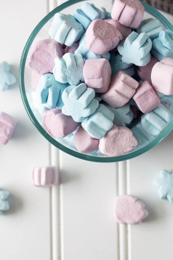 https://bakemesomesugar.com/wp-content/uploads/2020/05/dehydrated-marshmallow-bits.jpg