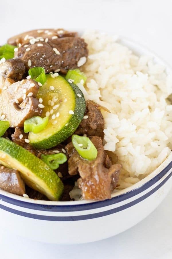 japanese hibachi steak in bowl with rice 