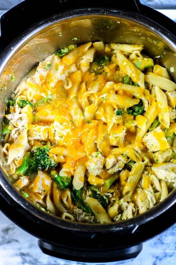 cheesy pasta in Instant Pot 