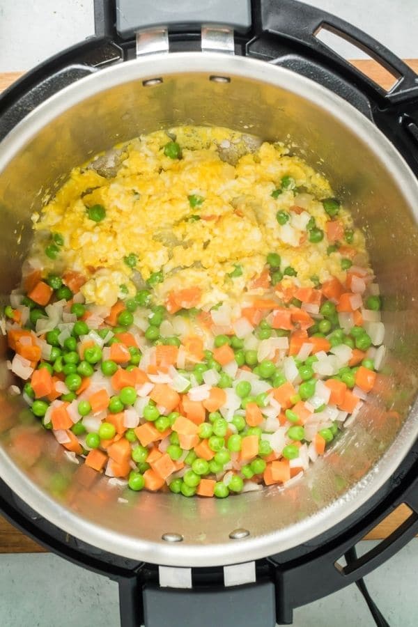 scrambled eggs and vegetables in Instant Pot 