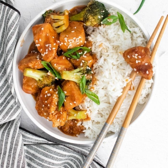 https://bakemesomesugar.com/wp-content/uploads/2020/12/chinese-chicken.jpg