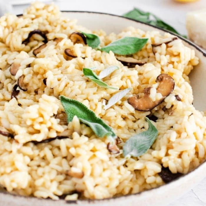 https://bakemesomesugar.com/wp-content/uploads/2020/12/mushroom-risotto-instant-pot.jpg