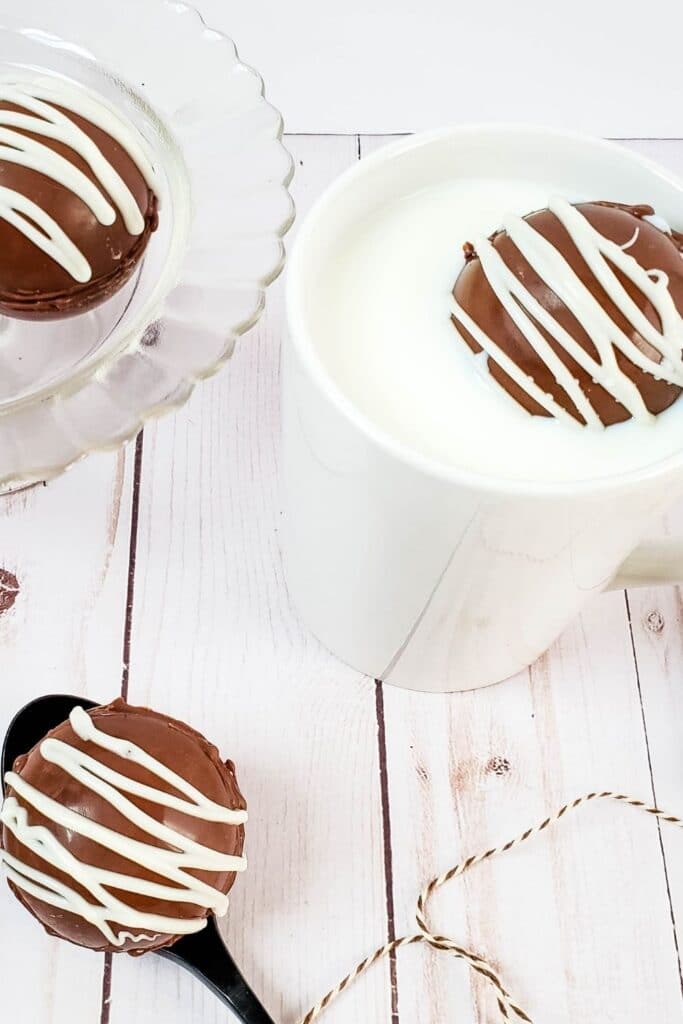 hot chocolate bomb in milk 