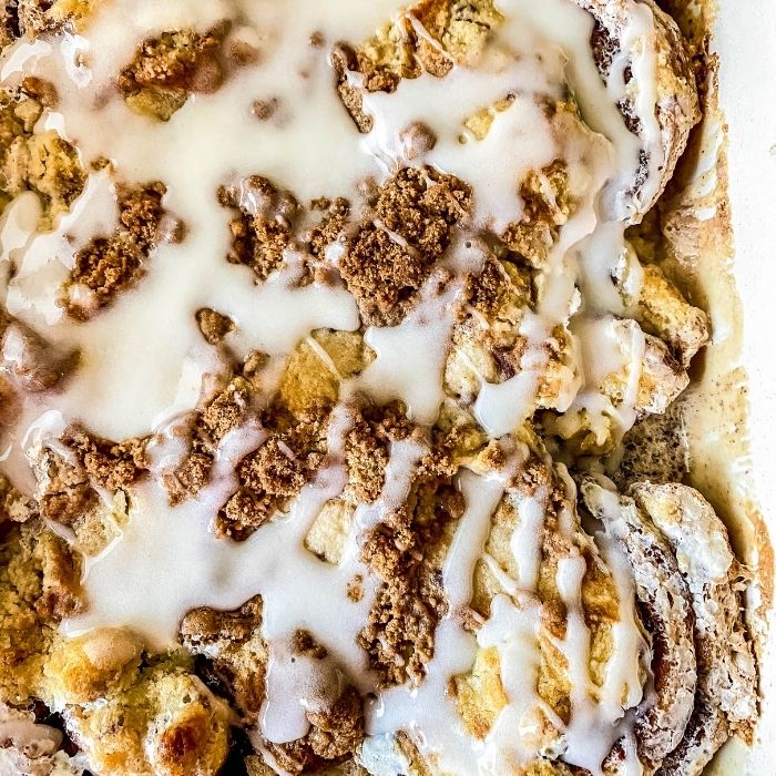 https://bakemesomesugar.com/wp-content/uploads/2021/09/cinnamon-roll-dessert.jpg