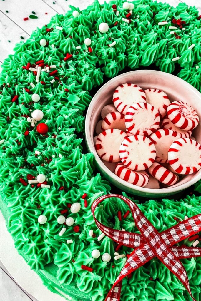 red velvet wreath cake