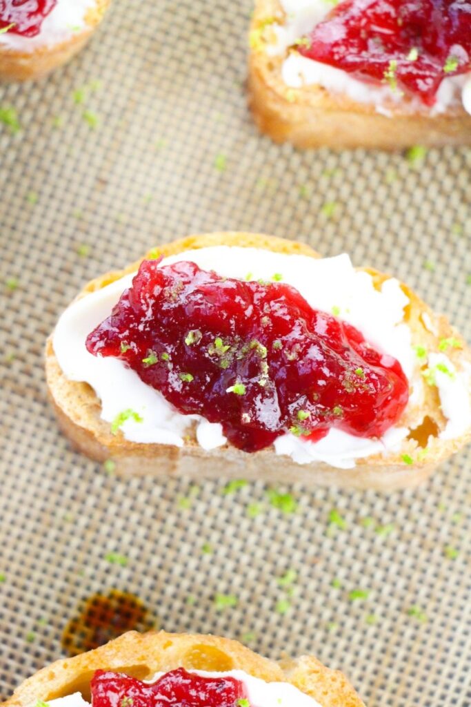 cranberry cream cheese crostini