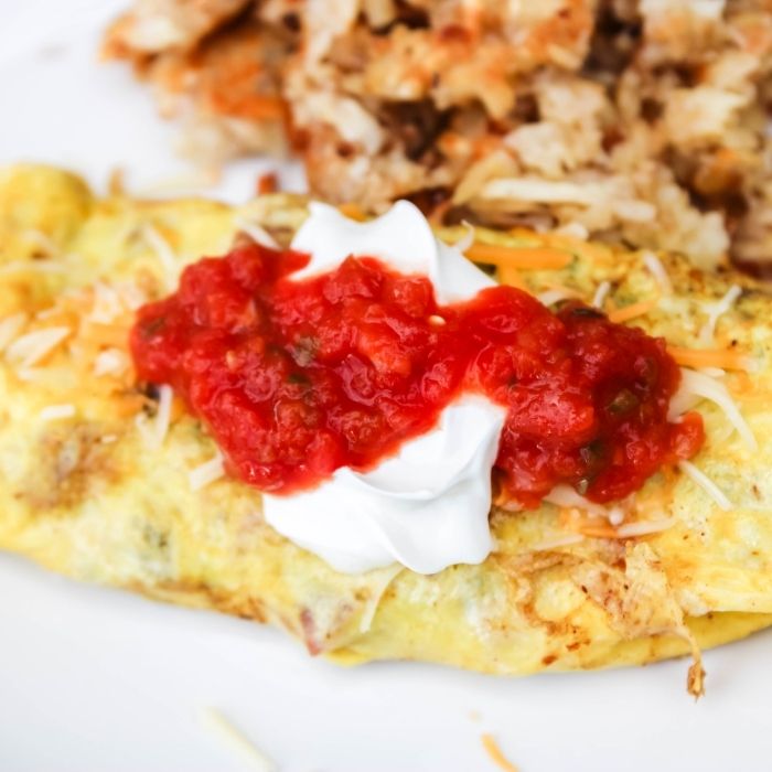 https://bakemesomesugar.com/wp-content/uploads/2022/04/blackstone-omelette.jpg